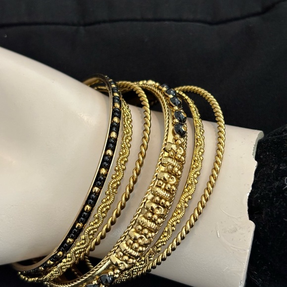 Six Bracelets of gold and black - Picture 1 of 8